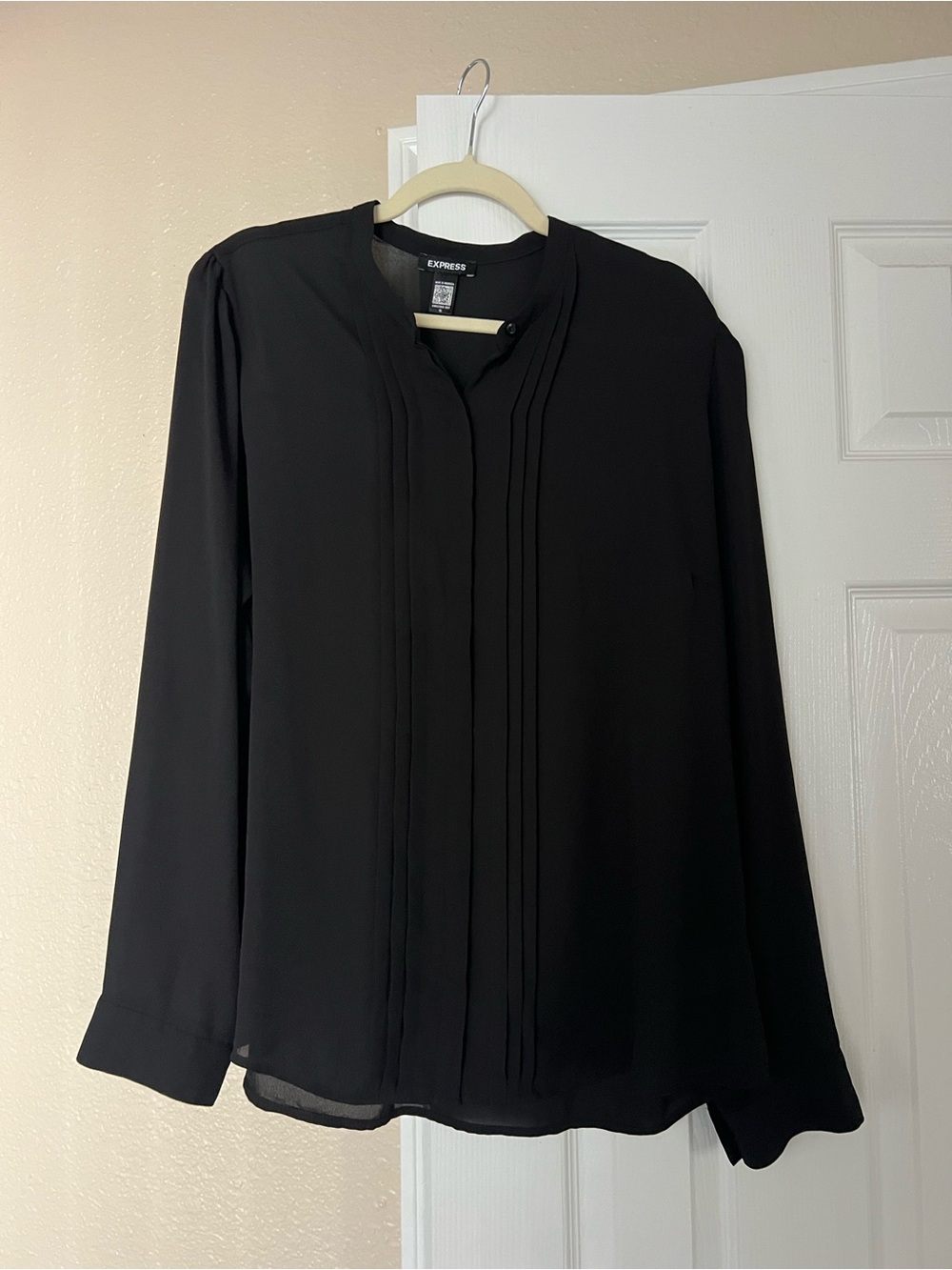 Express Black Long-Sleeve Blouse